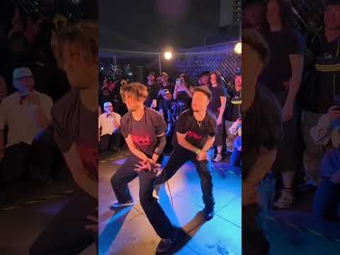 Battle — 2v2