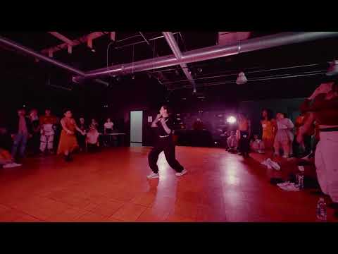 Tori Cristi vs. Alice