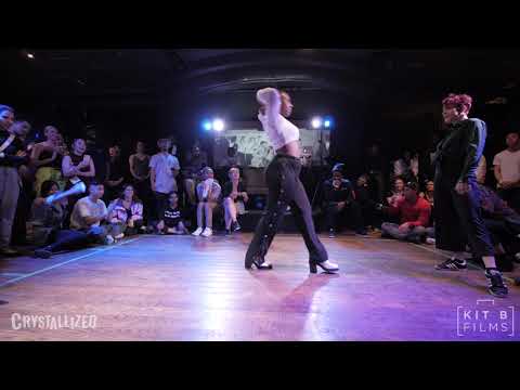 Foxy G vs Caddy Supervillain