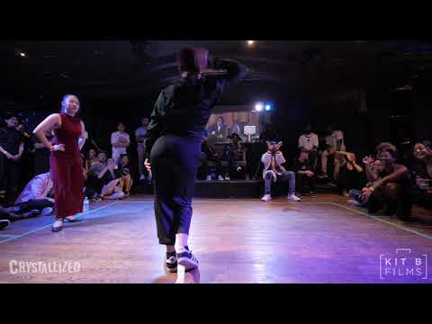 Annie Waacky vs Caddy Supervillain