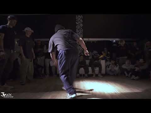 O.Z. vs Wow Crew