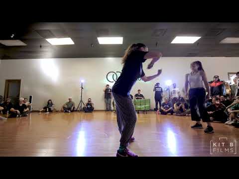 Molly vs Jenn Mango