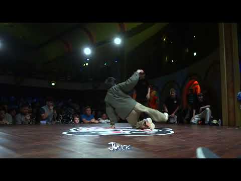 Tombo vs Lilpinscher